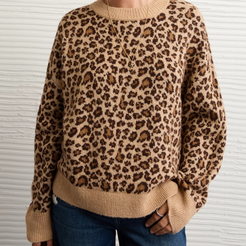 Women’s American Eagle Soft Leopard Sweater - Picture 1 of 5